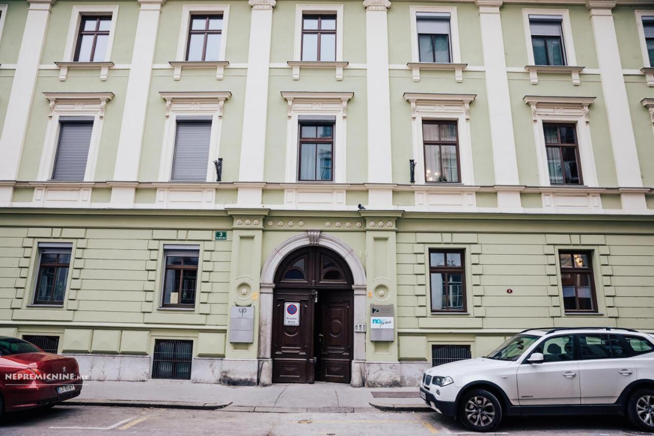Center - Kersnikova *